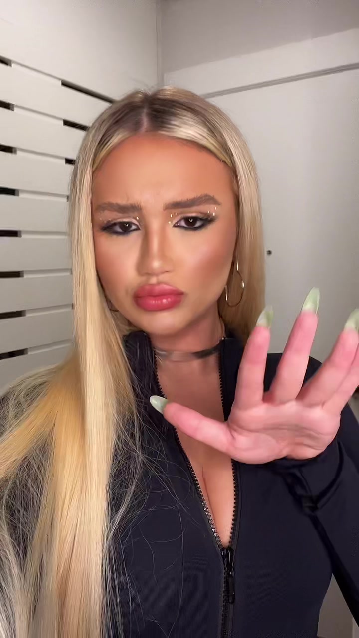 @Vivi