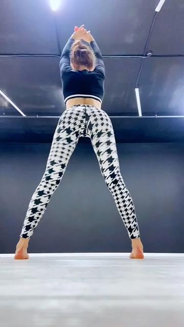@Karina/Dancer/Teacher