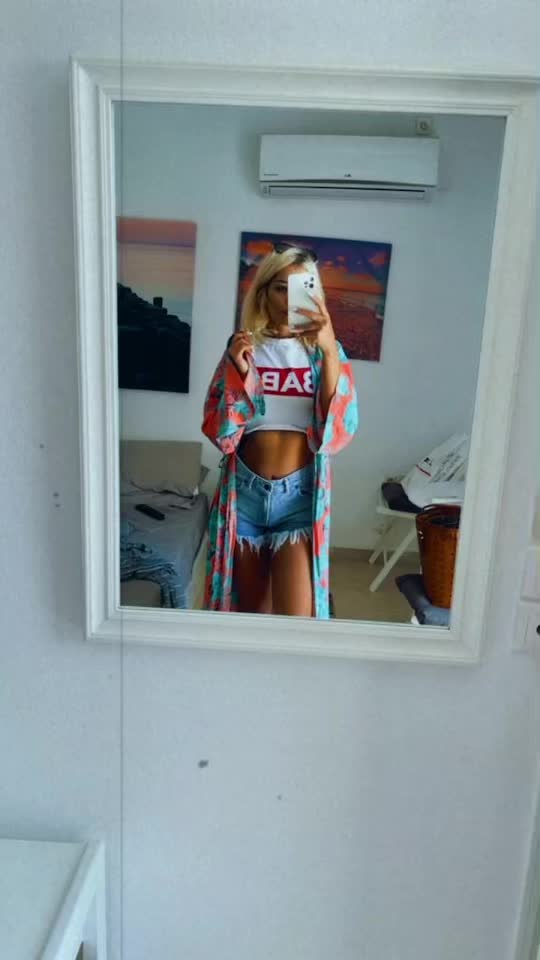 @Elena Panagiwtou