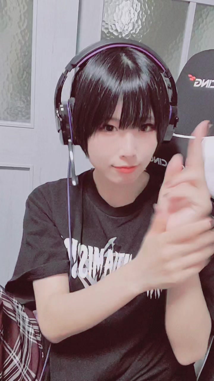 @椎原えみ
