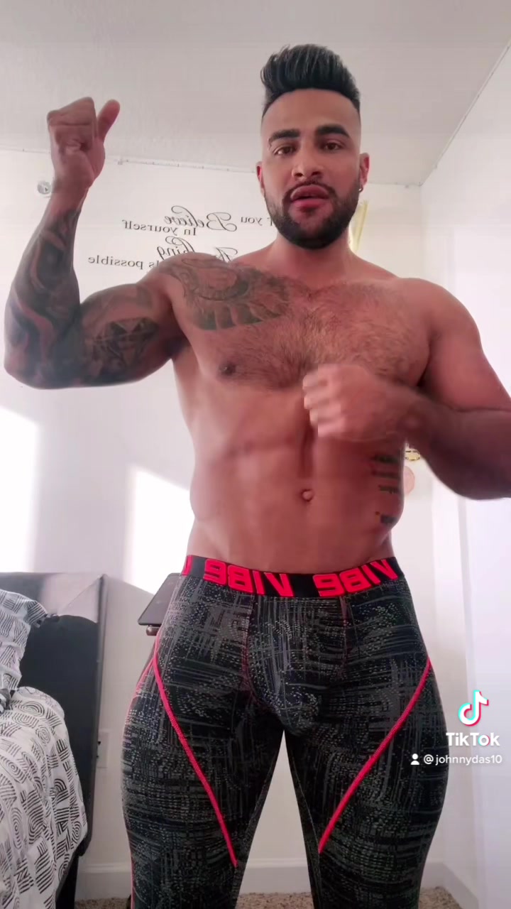 @JohnnyDiezFit