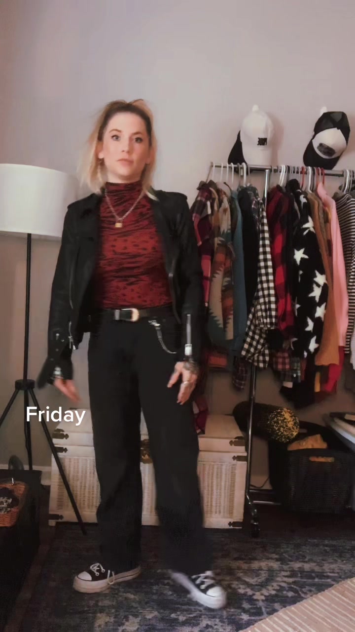 @azblondetarantula