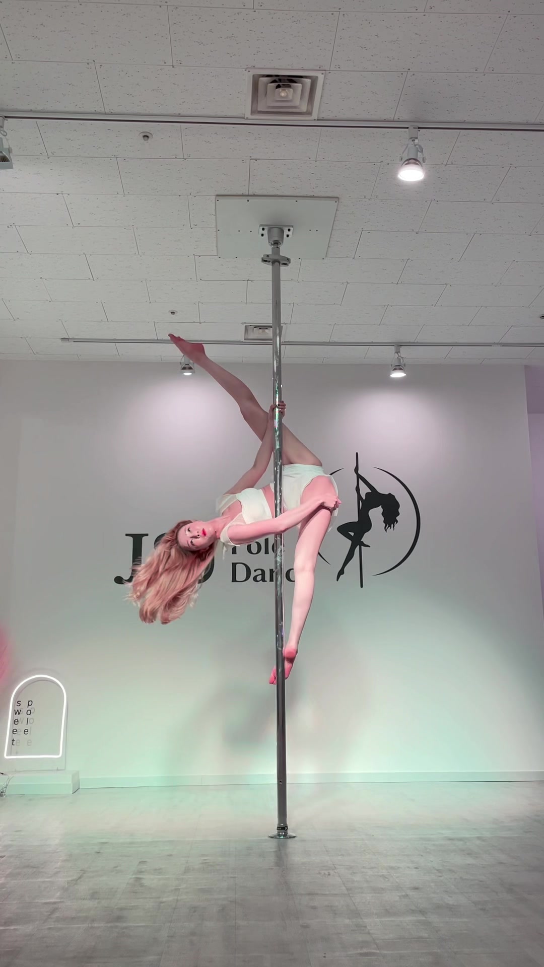 @jsj_poledance