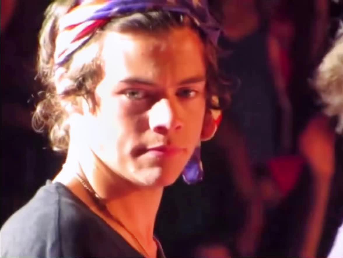 @Harry&rsquo;s lady friend😏
