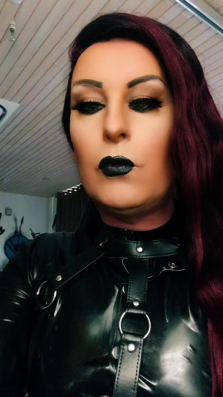 @saskiabright