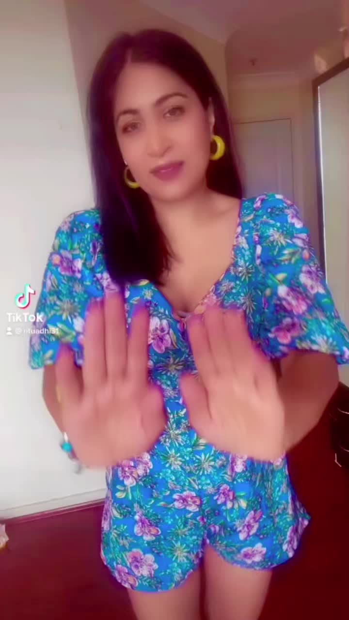 @Rheetu🦋