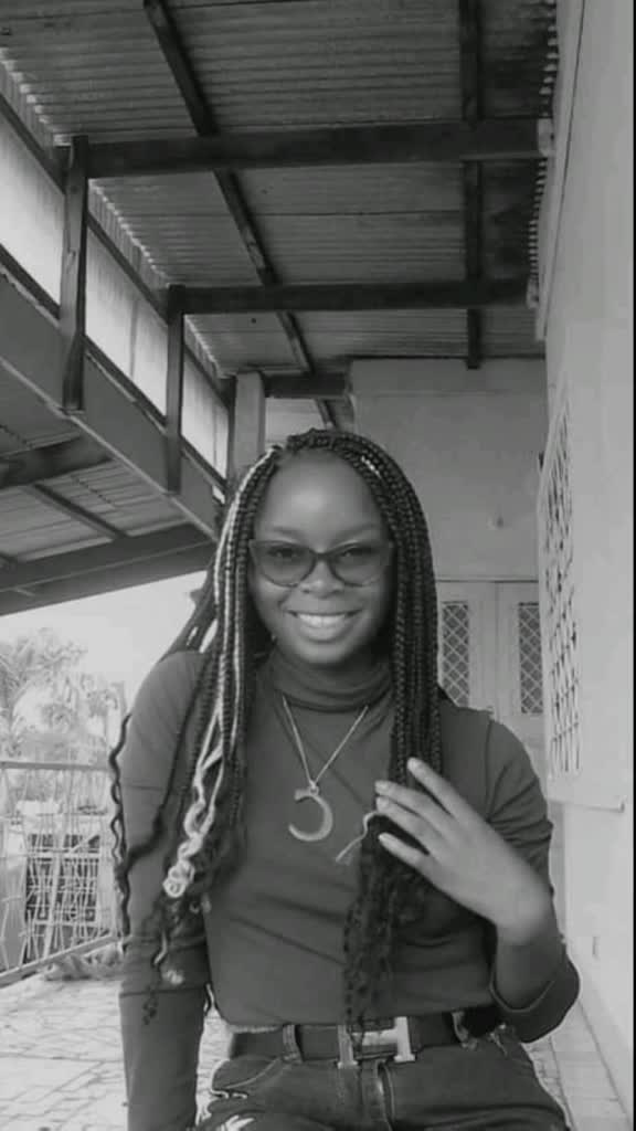 @carolinekwere