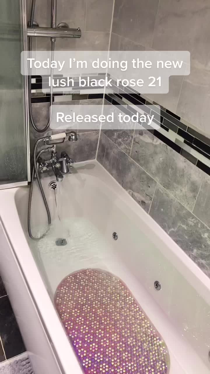 @Victoria - Lush Extraordinaire