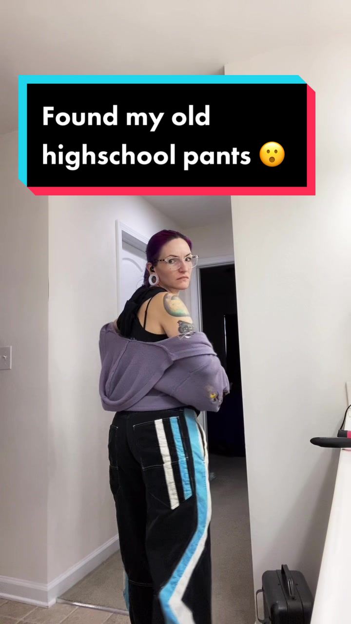@Hollz