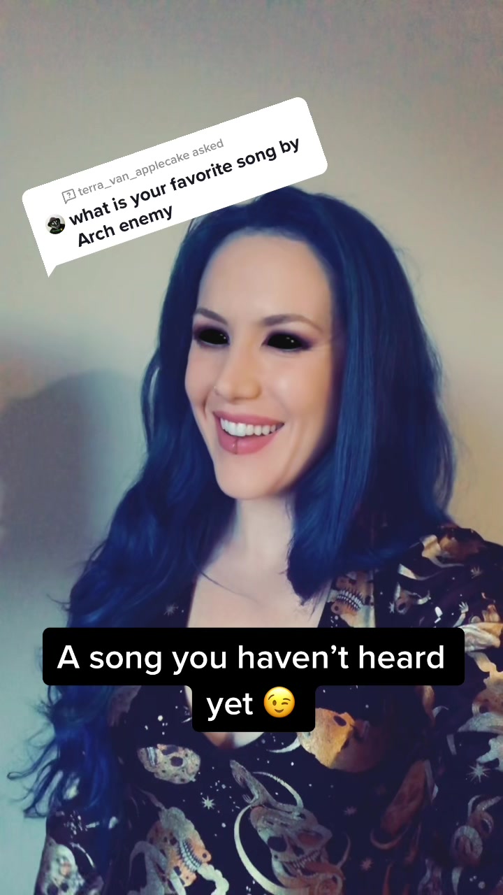 @Alissa White-Gluz