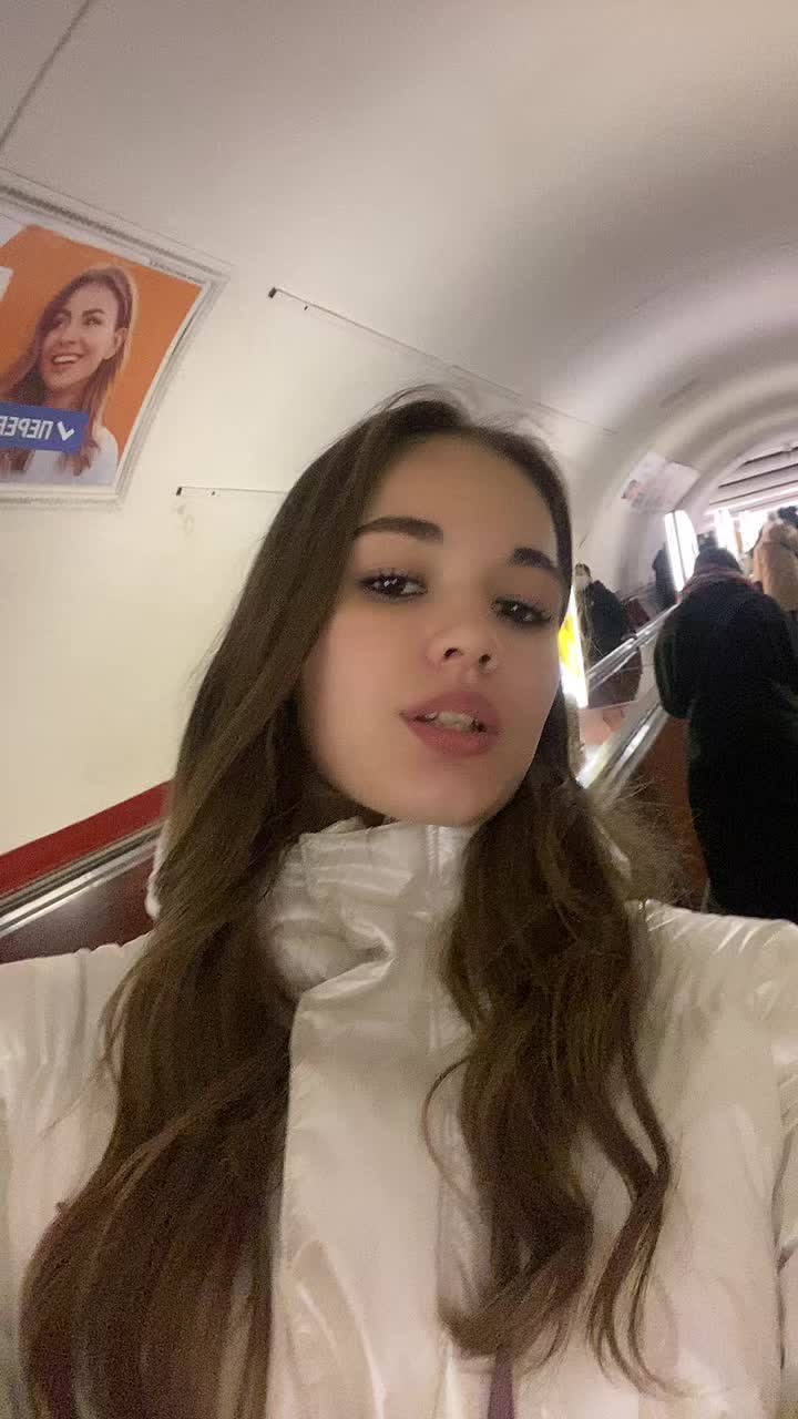 @valeriaspace