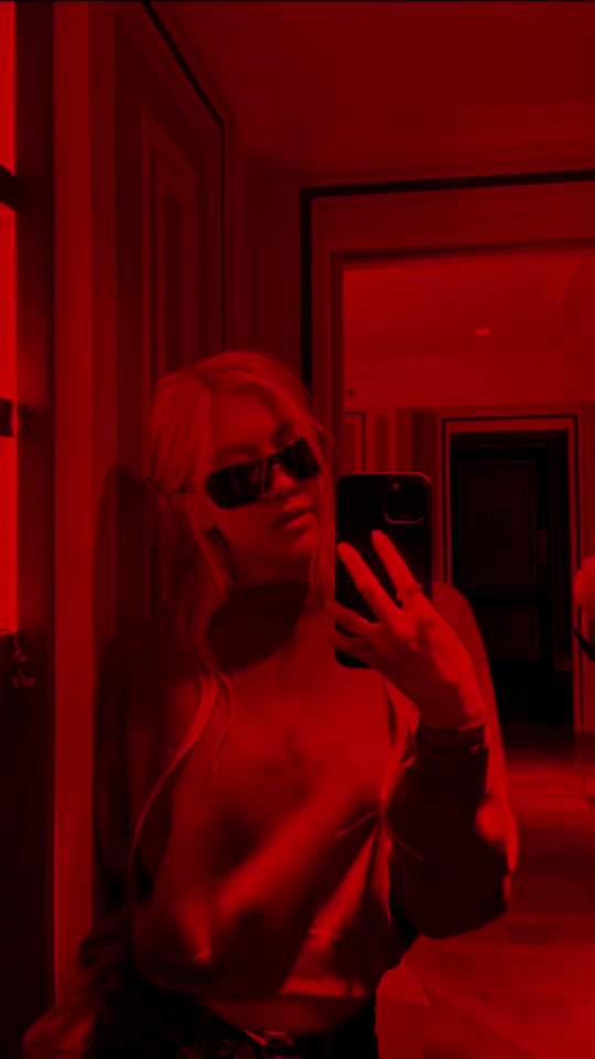 @𝐊𝐢𝐦 𝐙𝐨𝐞