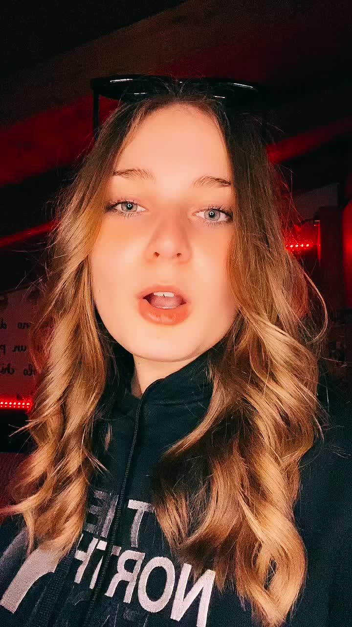 @_kendra19_