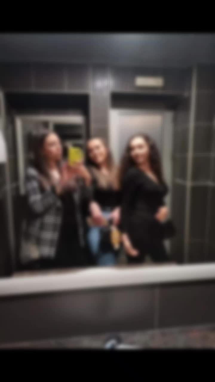 @s   i   m   o   n   a