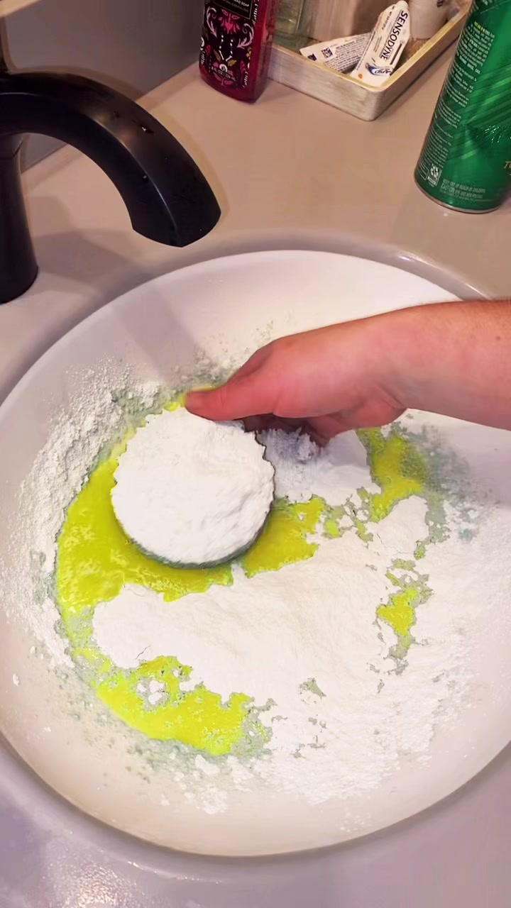 @cleaningwithlae