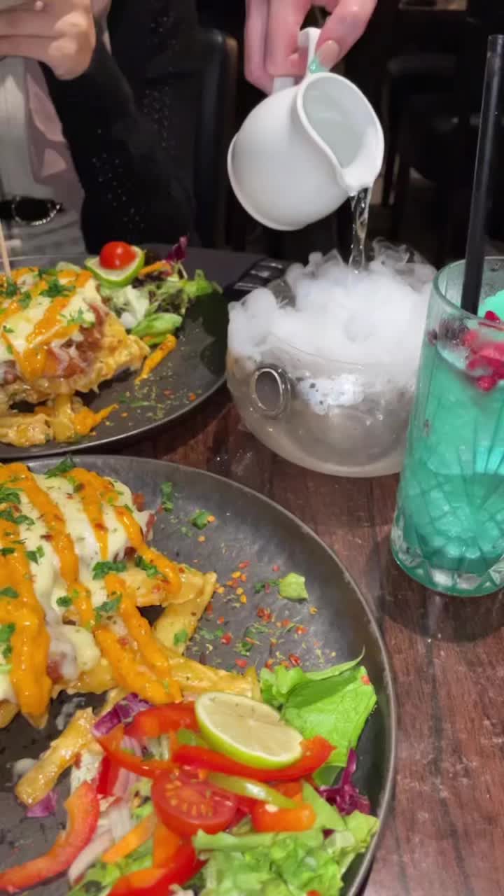 @Thehalalfoodsisters