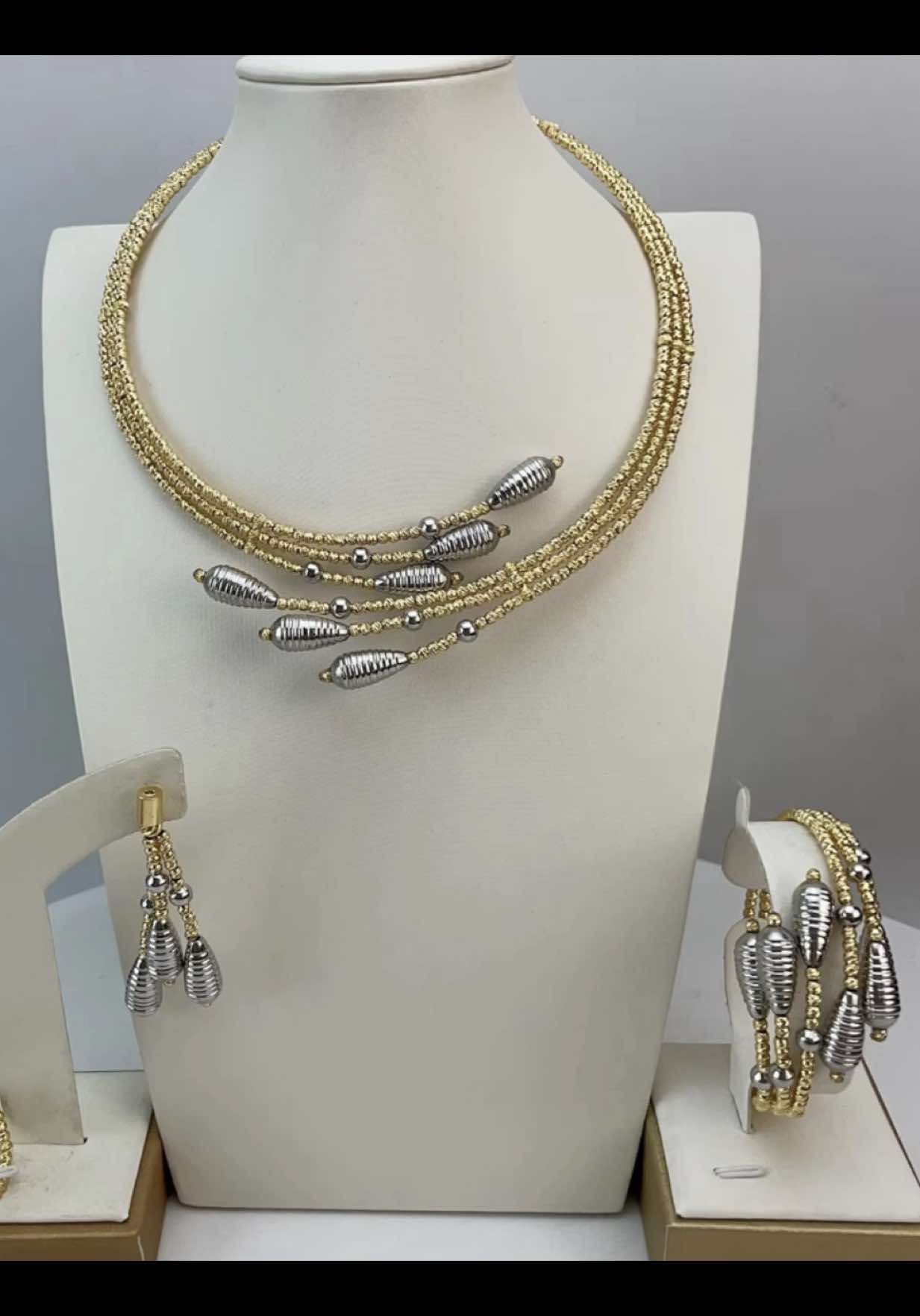 @Readytowear | Jewelry 🇨🇦