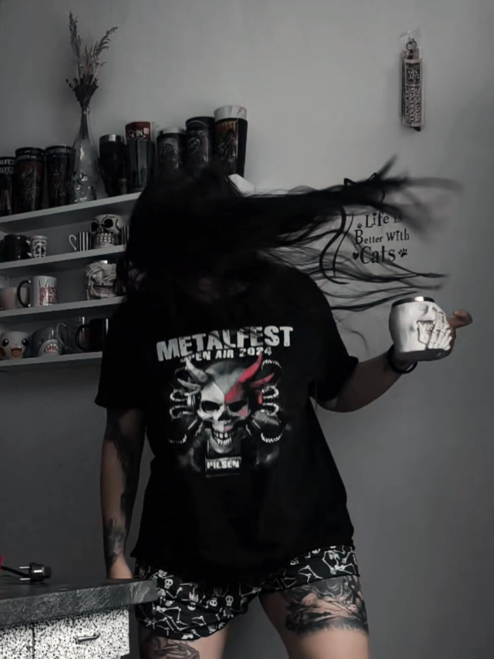 @Ninel_Metalgirl