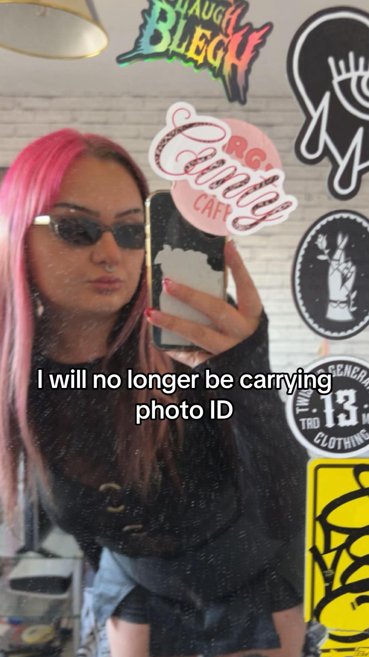 @girl_in_the_pit