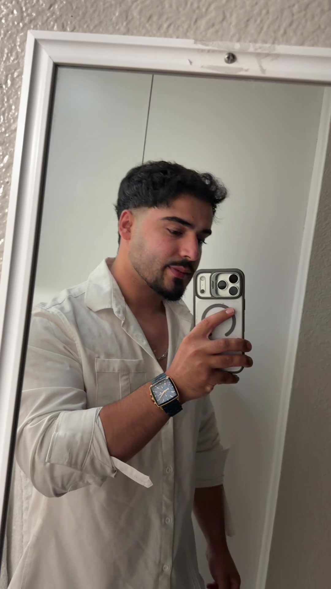 @hajishamoonkhan