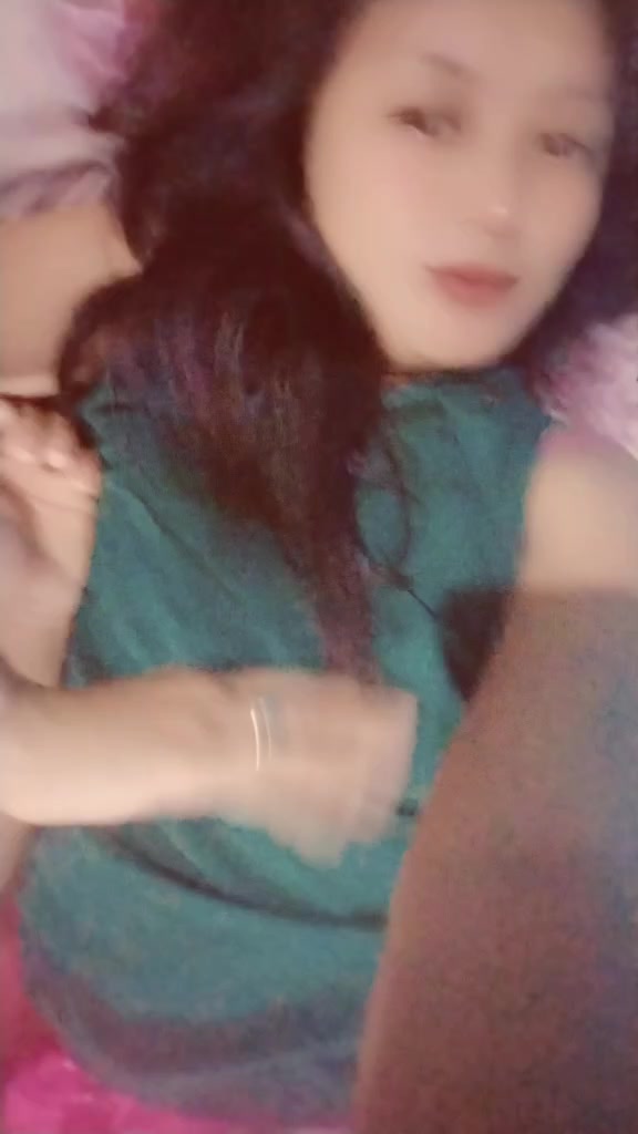 @Addicte with phone 😆