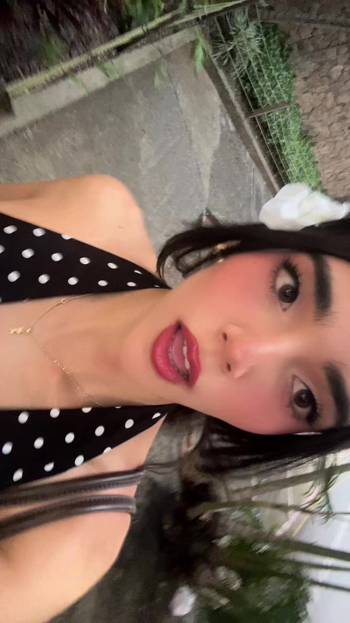 @onasis_anna