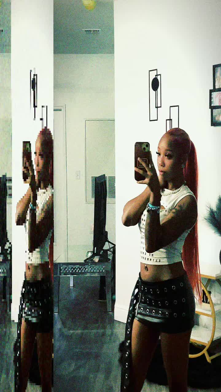 @KieKie👩🏽&zwj;❤️&zwj;💋&zwj;👩🏽🫧