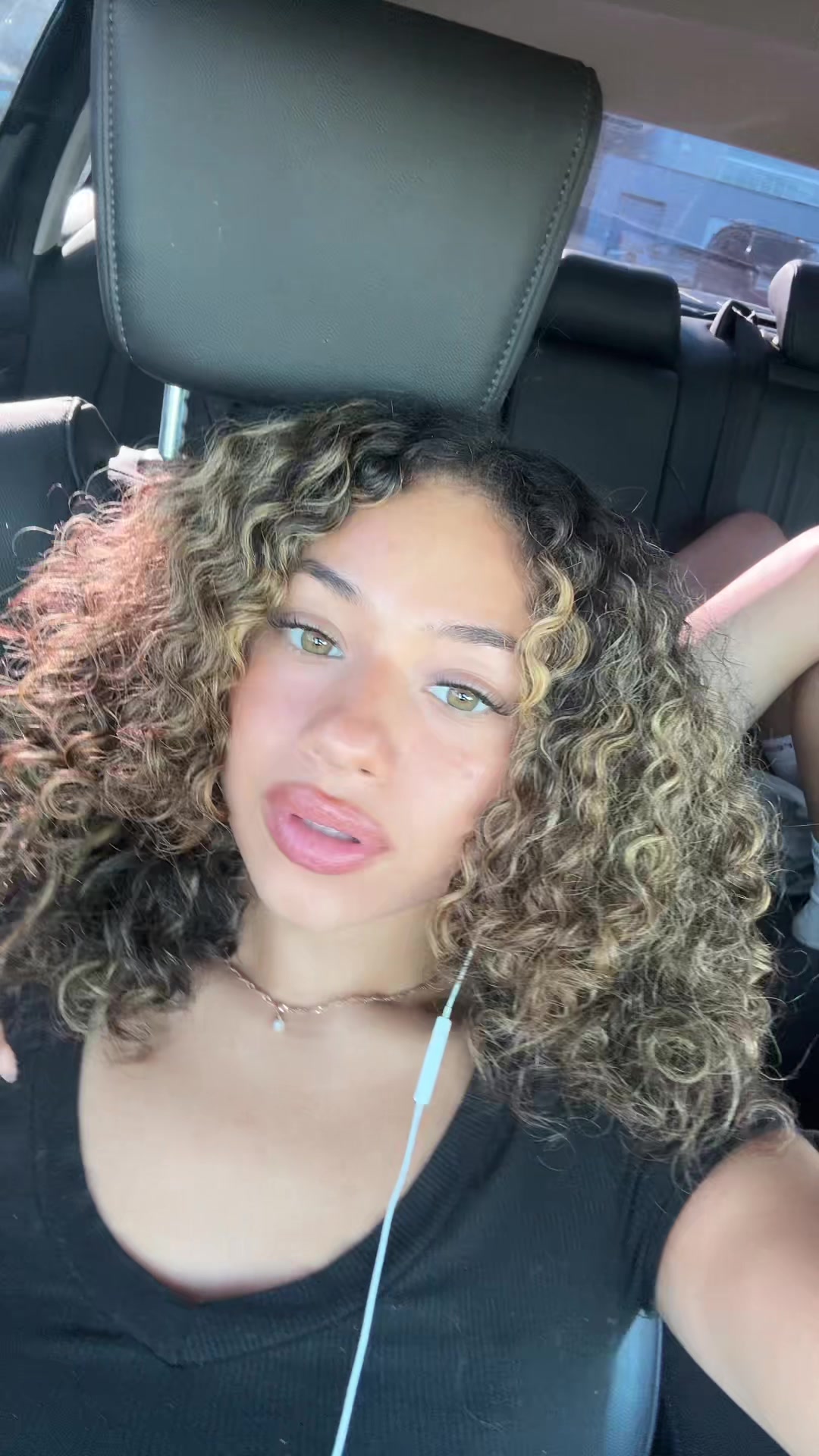 @Tiara