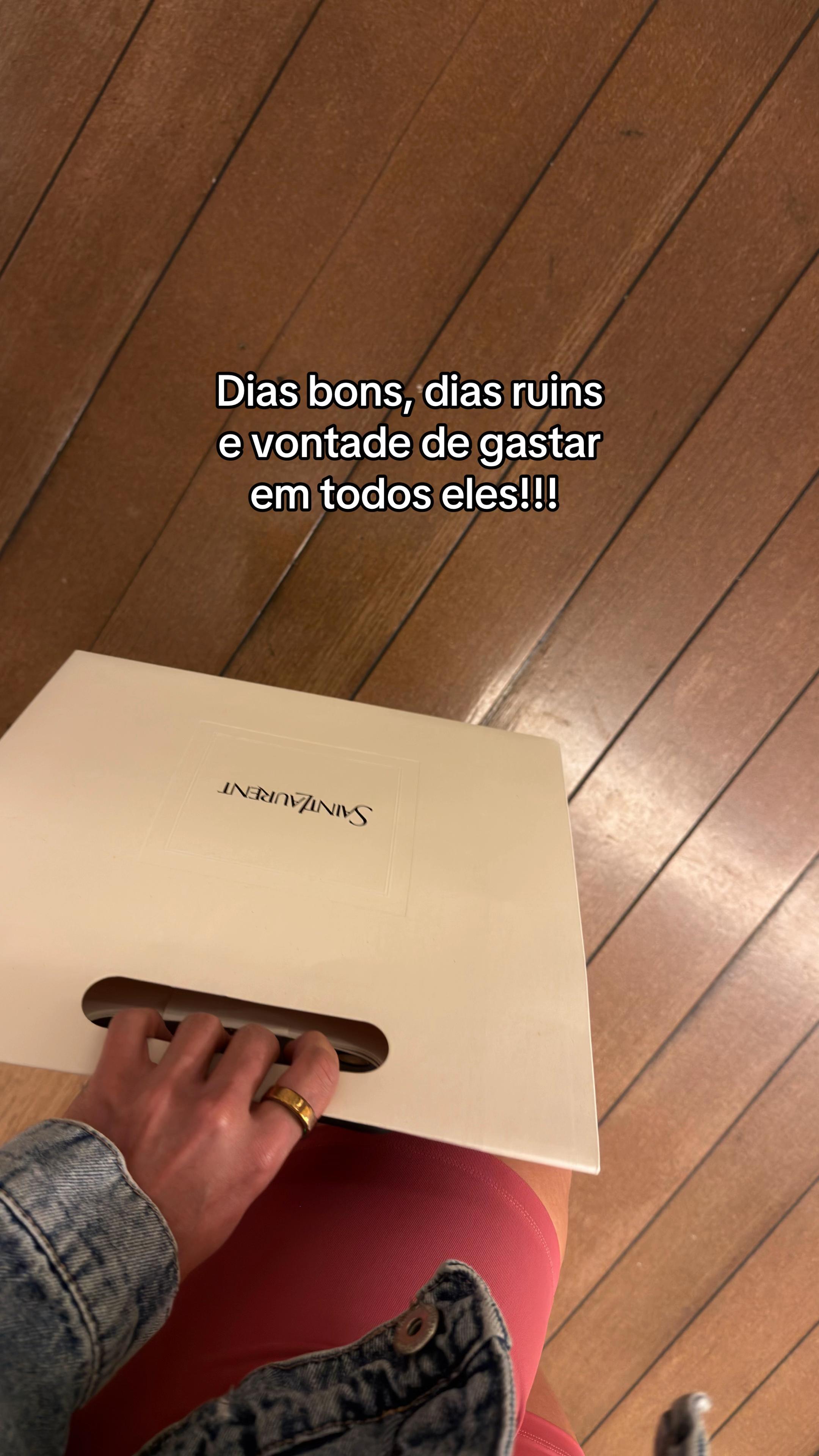 @L&aacute;dia Lopes