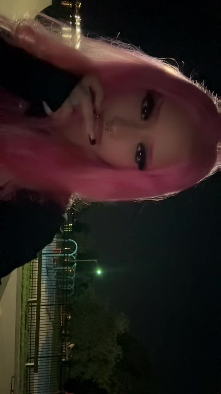 @evilyves_
