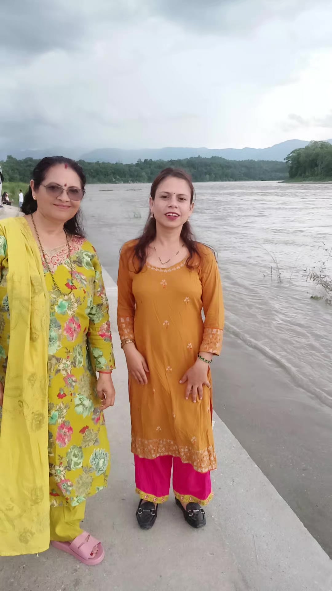 @mina adhikari ❤️❤️