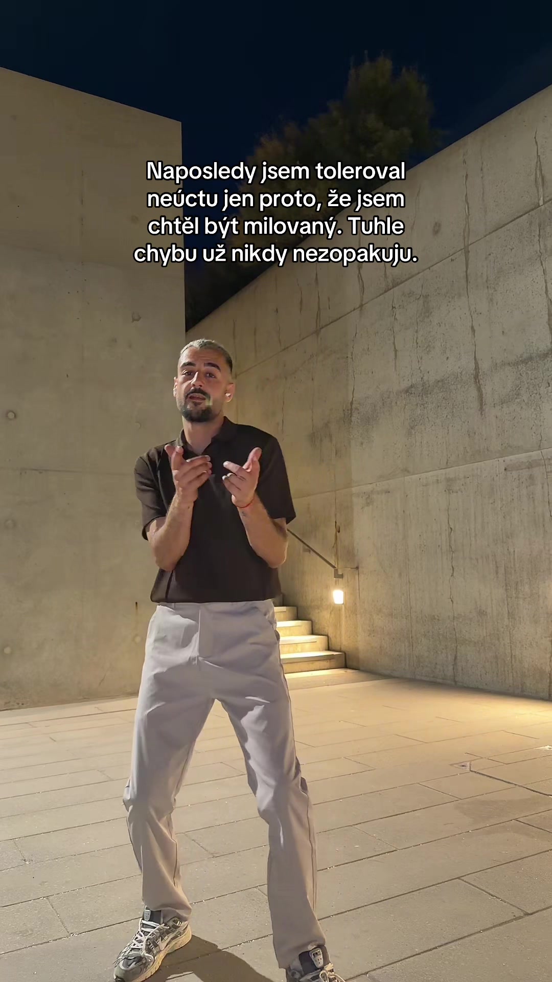 @ꓘB