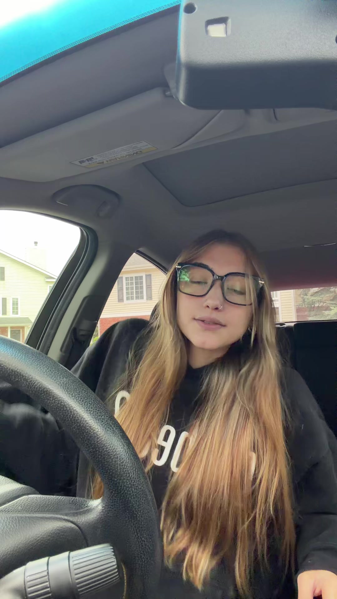 @_.trinnyy