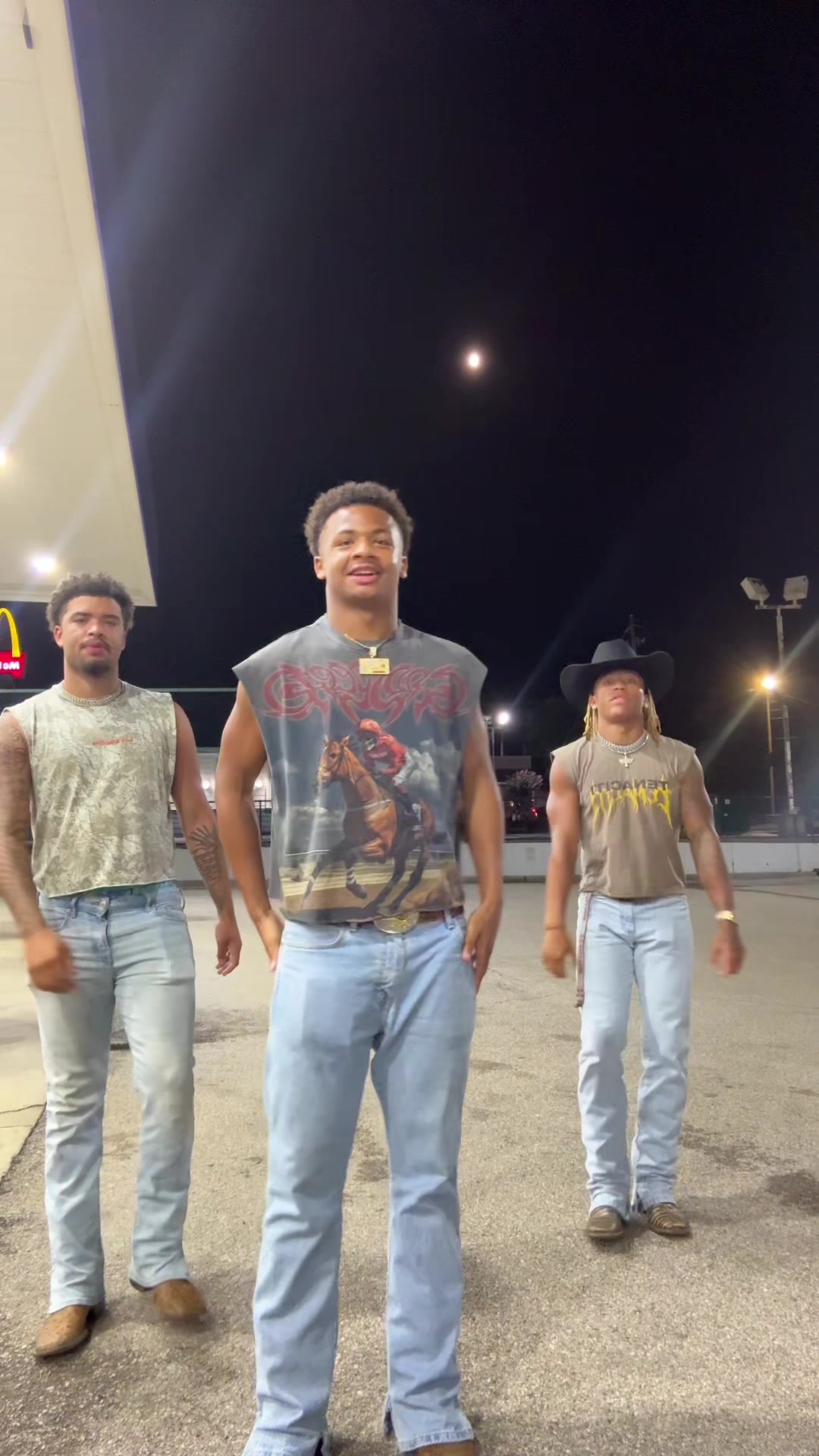 @Hollywoodmari0