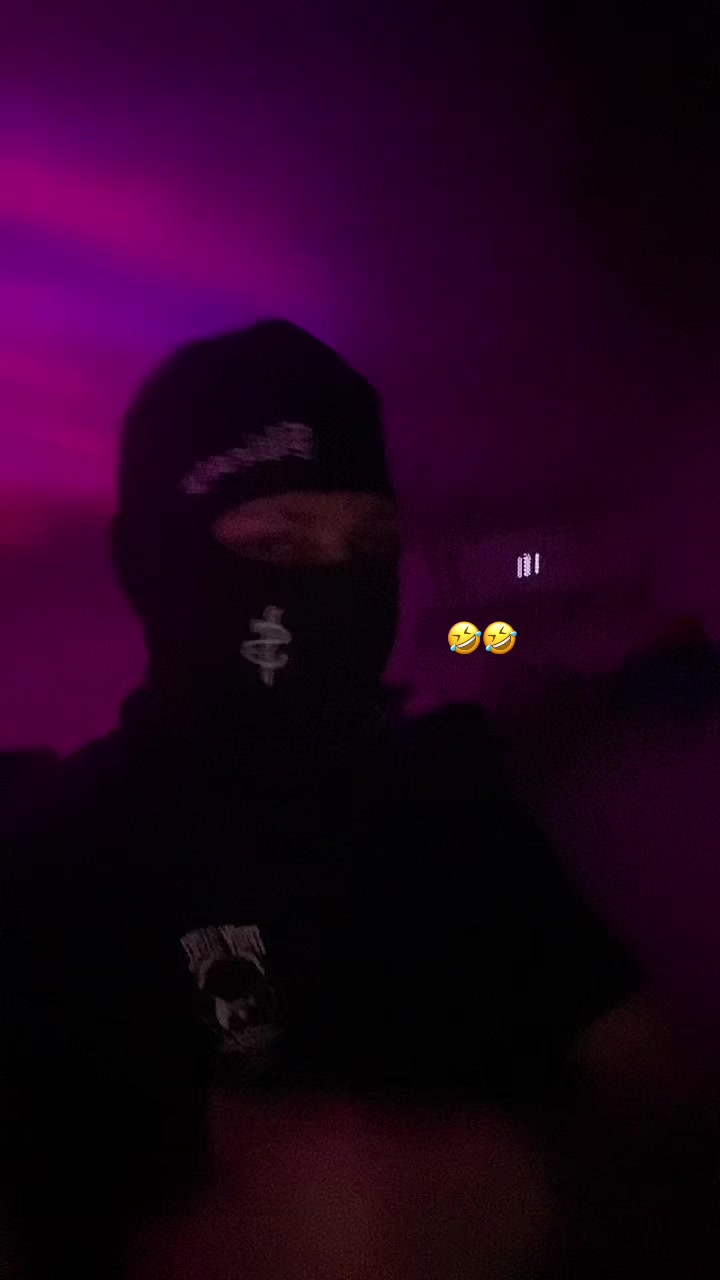 @J o h n👿‼️🦜