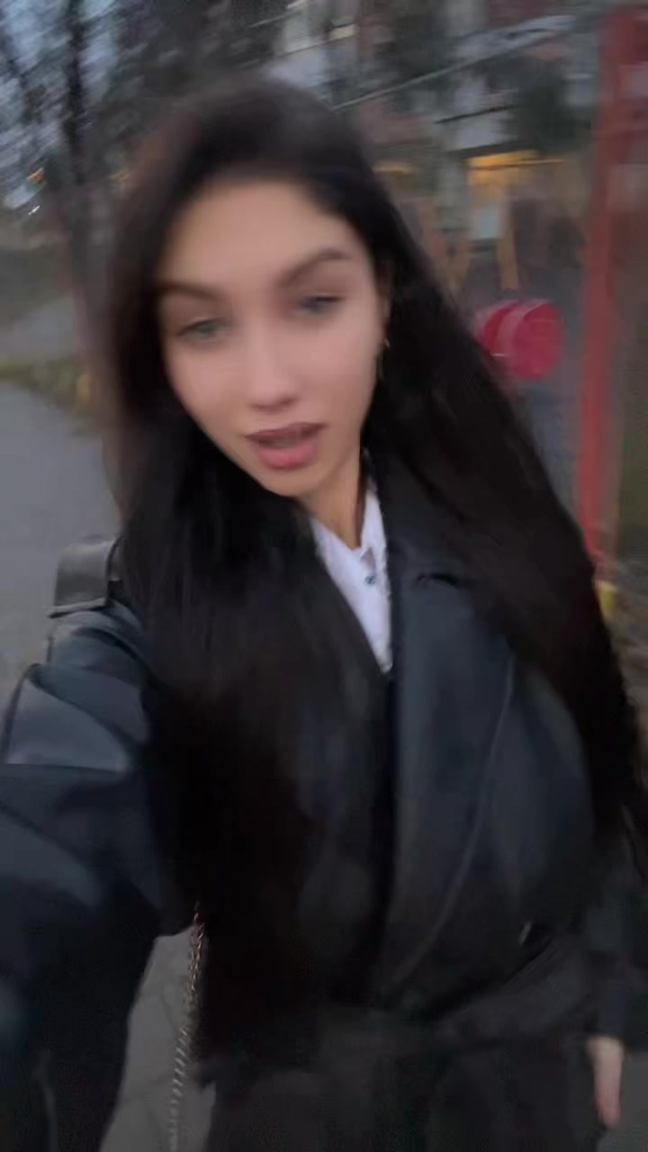 @Izauraaa.Elenaa