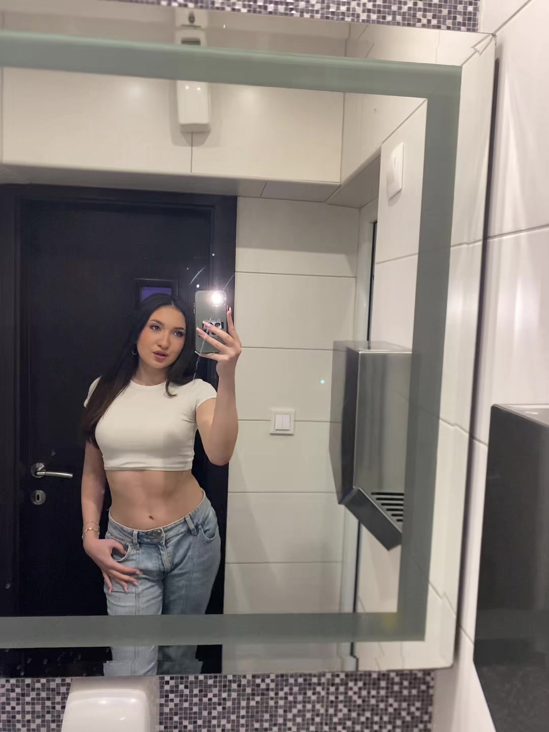 @М