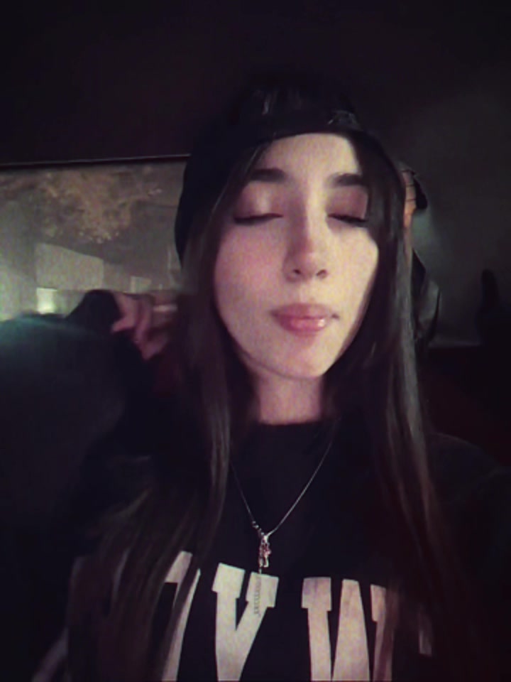 @𝒟