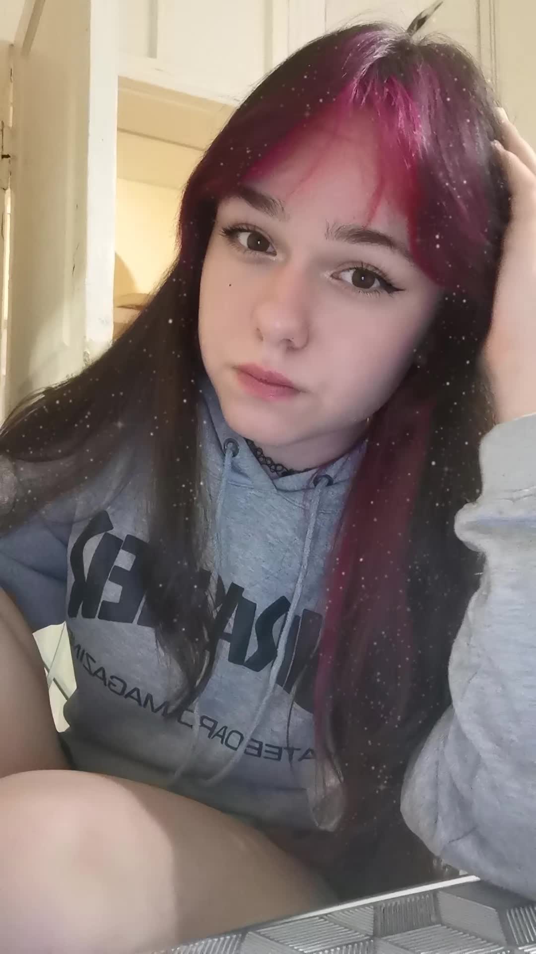 @v.lisa