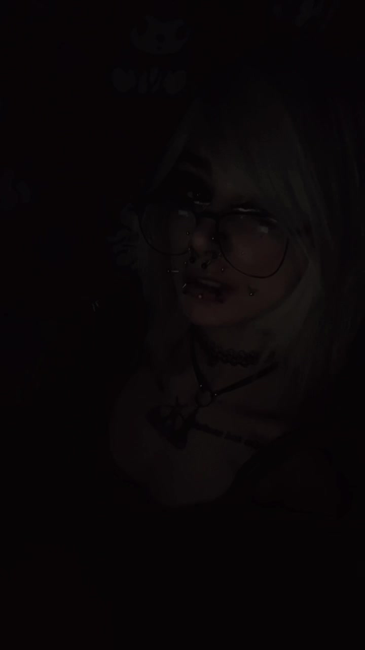 @z0mbi3_b1t3s