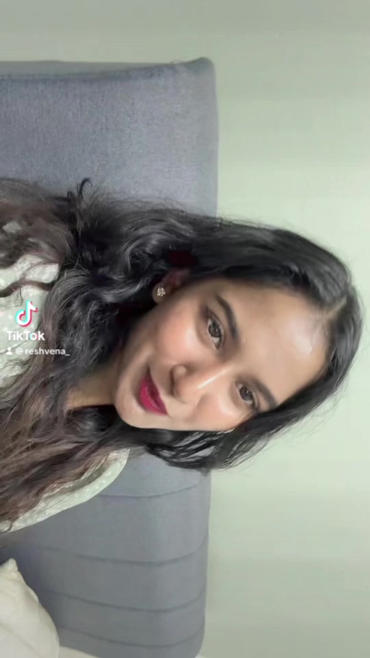 @reshvena_