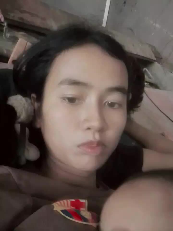 @ហ៊ា  ឈួង 🇰🇭💘