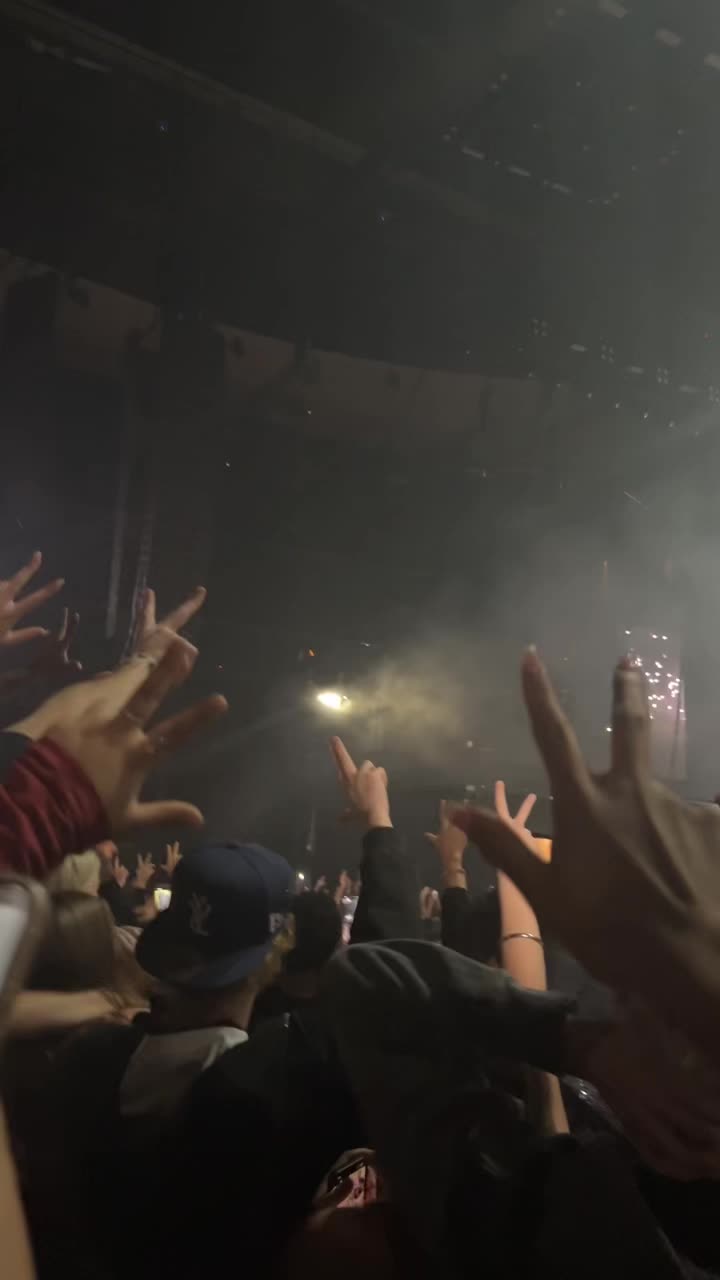 @Riri🦇