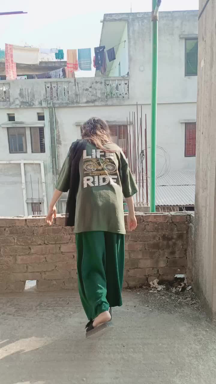 @- রহস্যময়ী