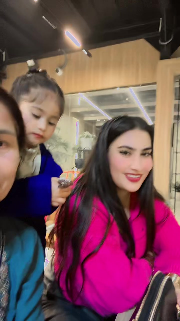 @Amrita Bhandari732