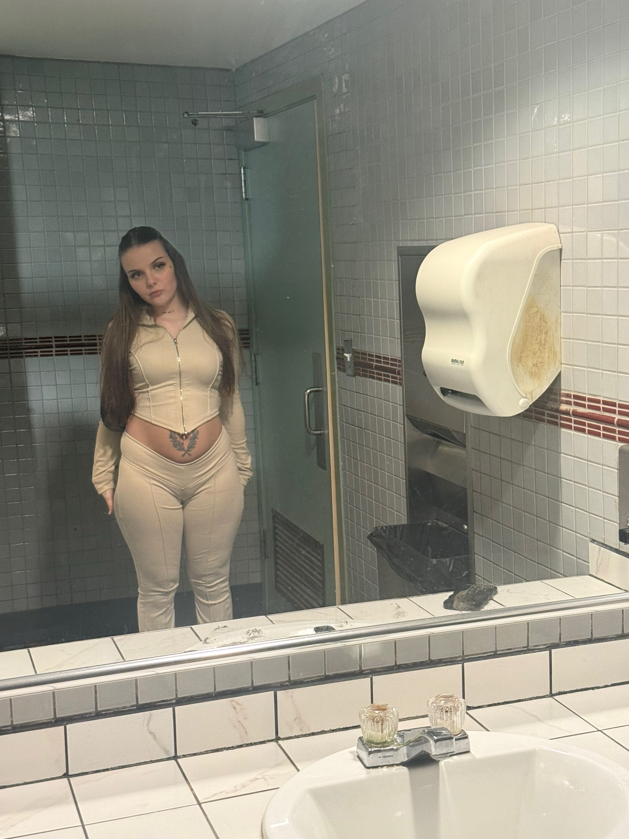 @Lala