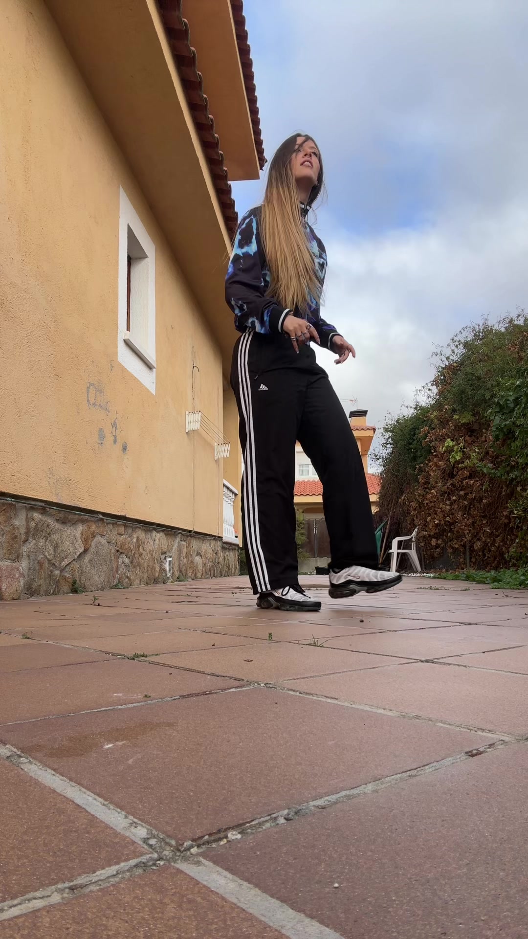 @𝔰𝔞𝔯𝔞🦋