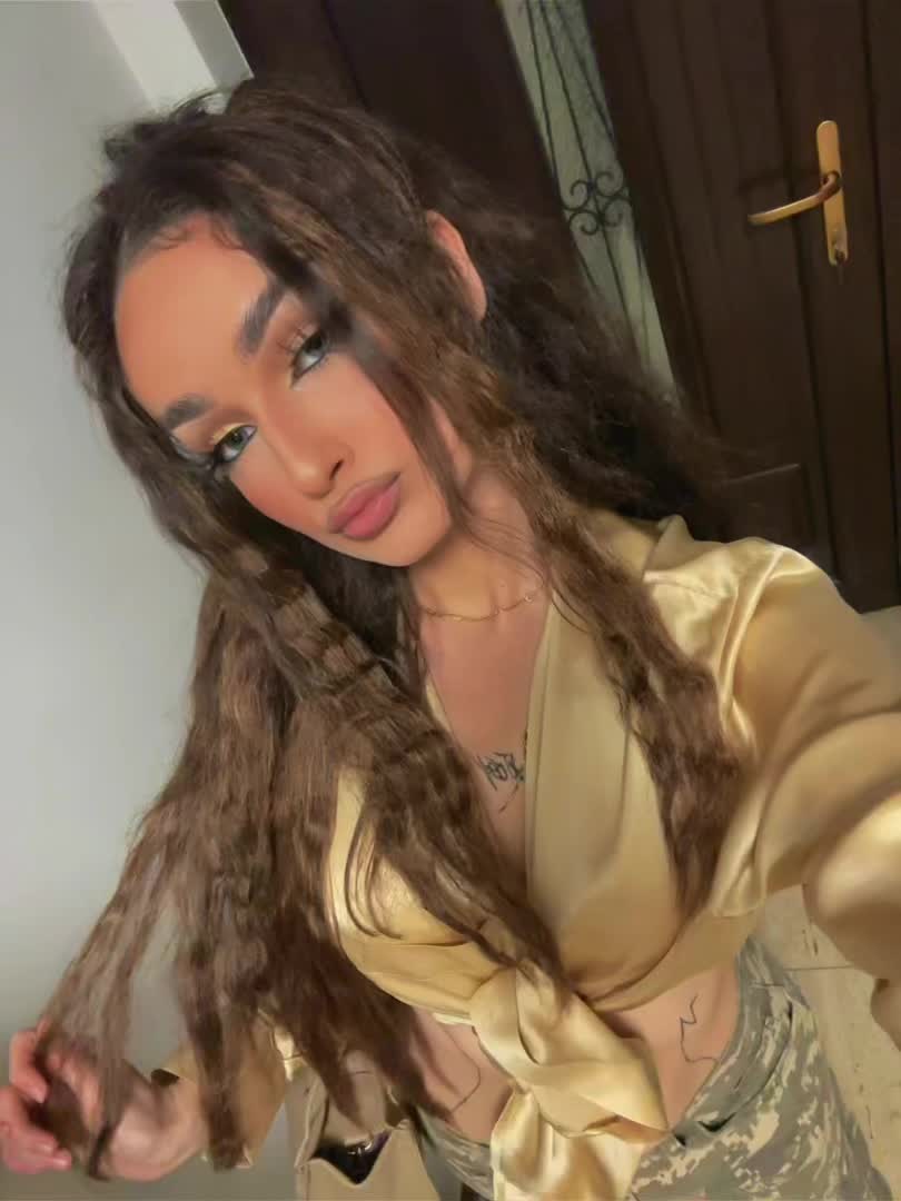 @𝒱