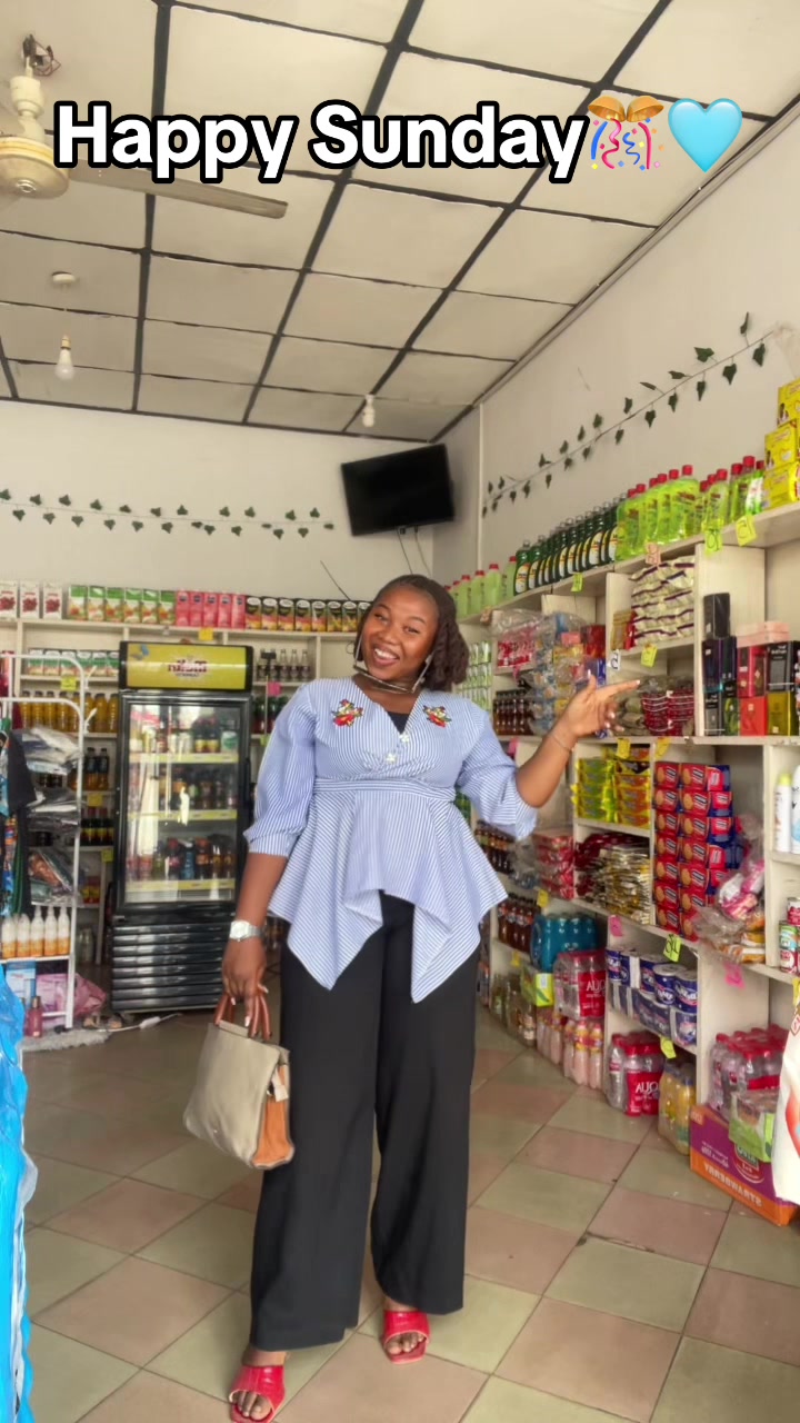 @Shivi's Vintage GlowCos.🛍️🌸