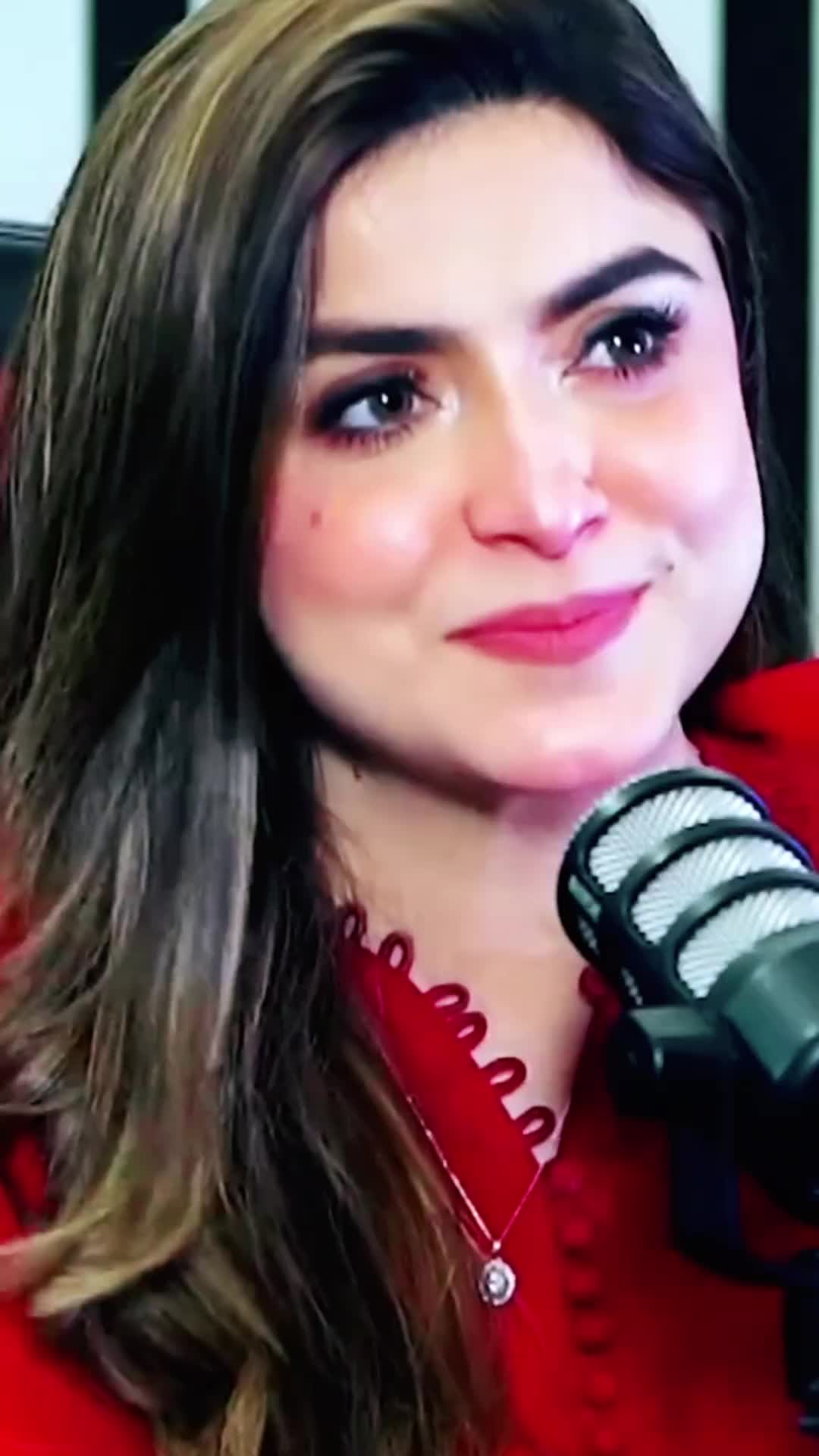 @Showbiz ki Duniya😍